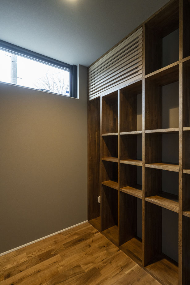 竹内建設 【札幌市/2階リビング/シンプル】木目が魅力の二階リビングの家の建築実例画像7