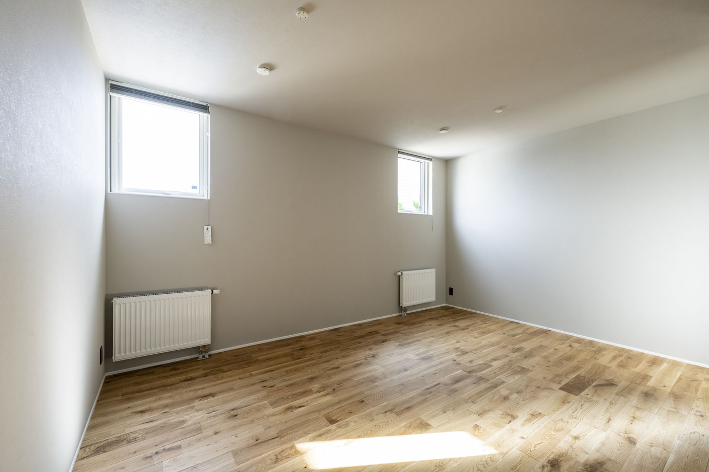 竹内建設 【札幌市/2階リビング/シンプル】木目が魅力の二階リビングの家の建築実例画像8