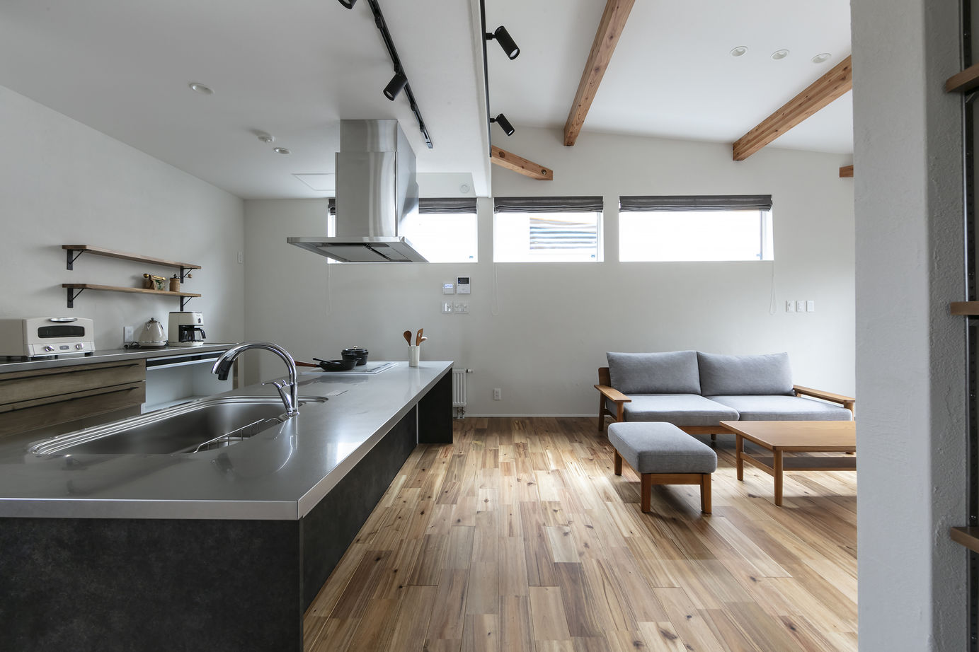 竹内建設 【札幌市/平屋/玄関土間】家事動線が考えられたシンプルな平屋の建築実例画像2