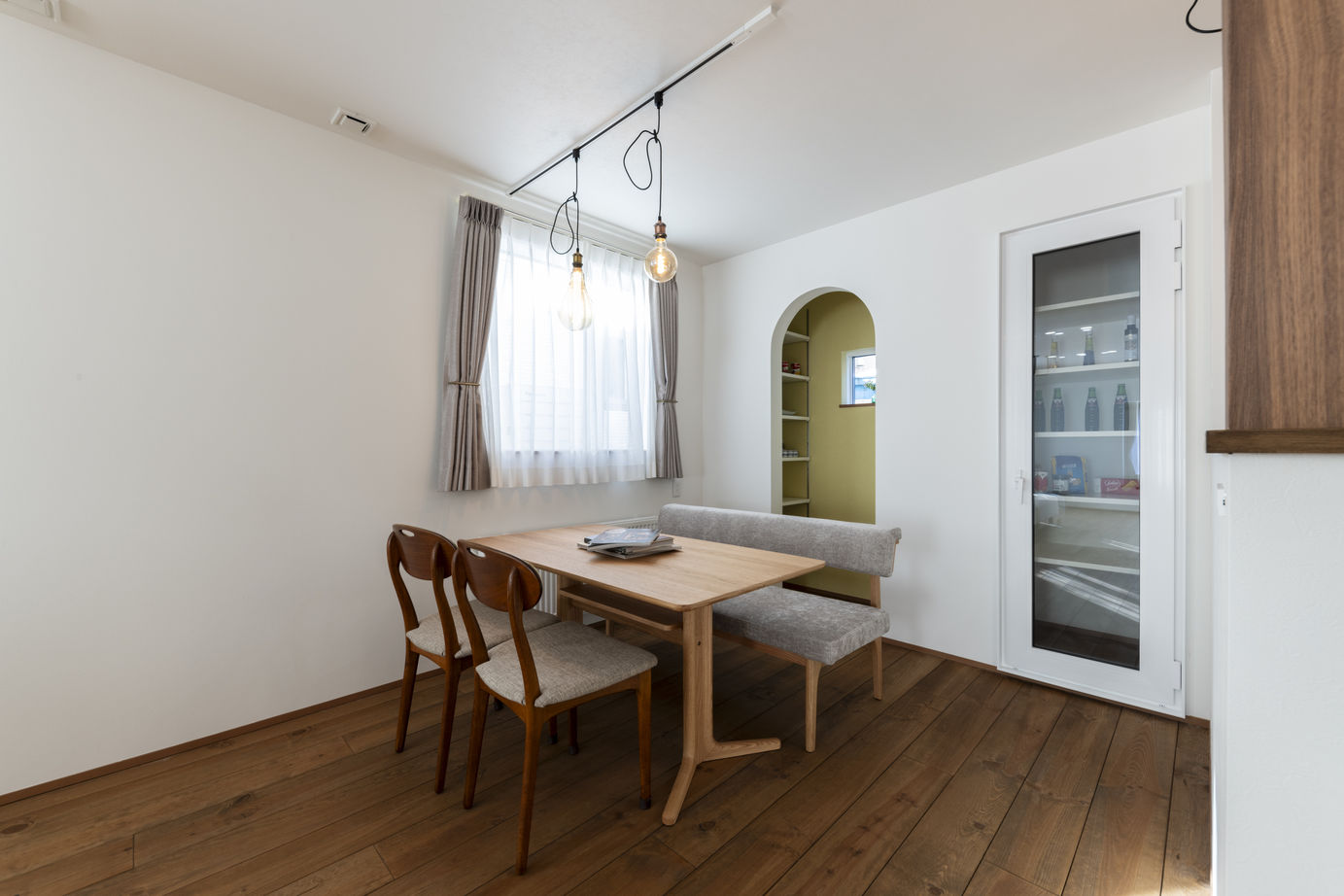 竹内建設 【札幌市/ナチュラル/出窓】こだわりが詰まったカフェ風の家の建築実例画像4