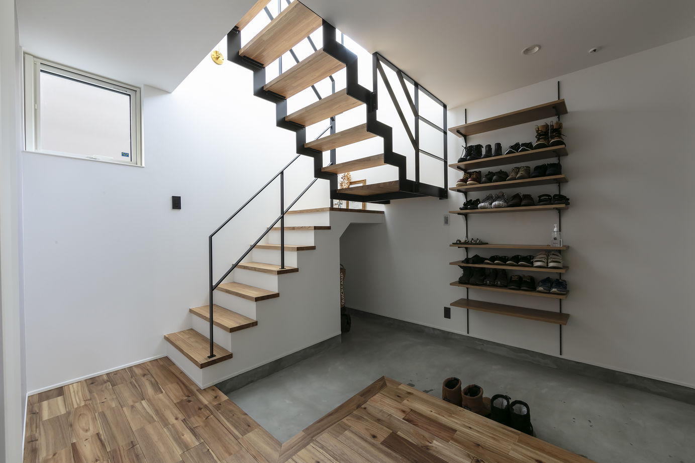 竹内建設 【江別市/2階リビング/シンプルモダン】インナーテラスのある家の建築実例画像8