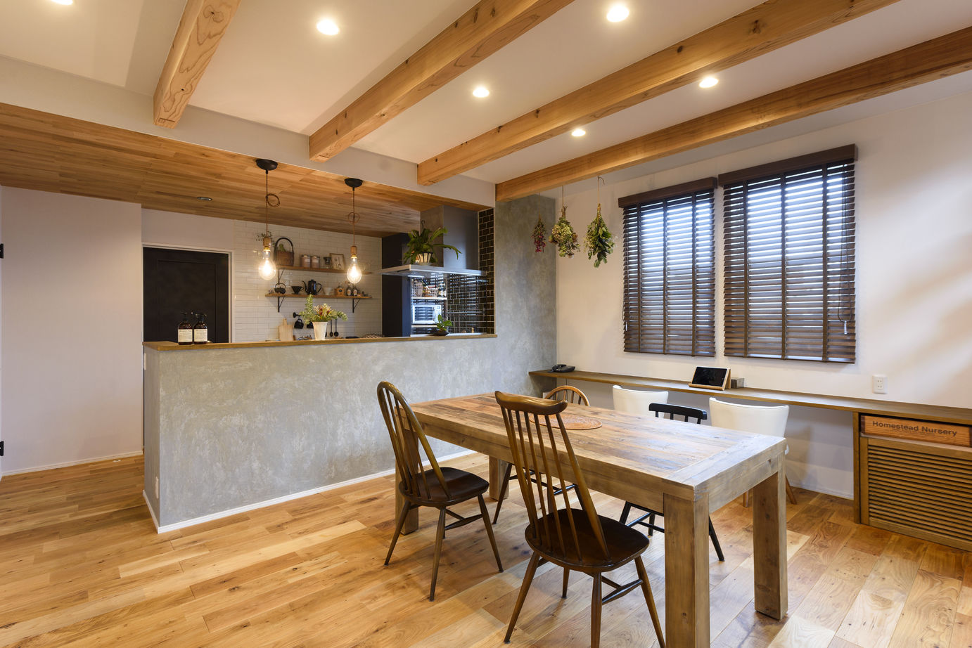 赤ちゃん基準の家　住工房プラスアルファ 全身で自然素材を感じる。住みながら馴染ませていく家の建築実例画像2