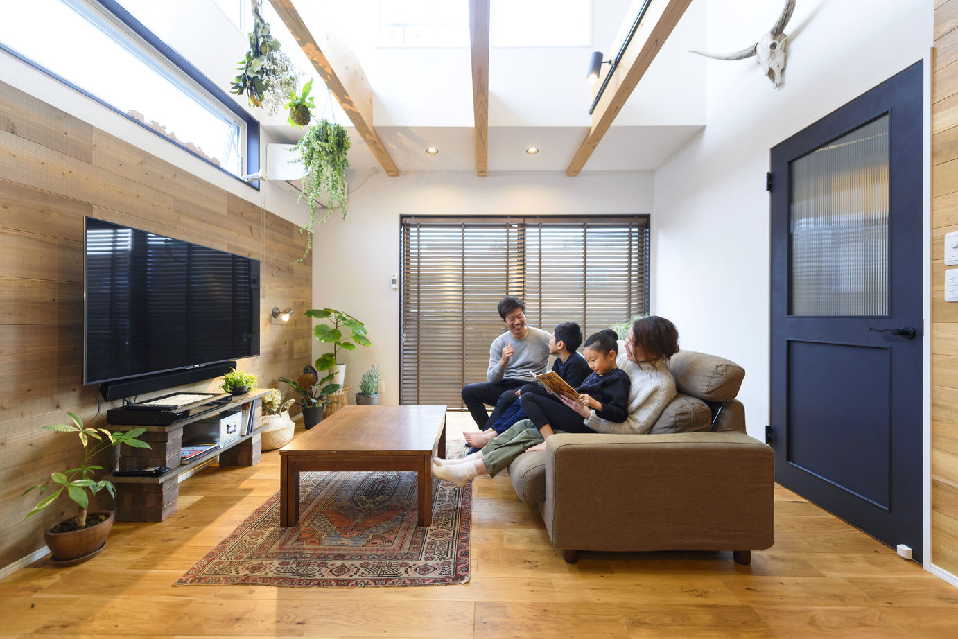 赤ちゃん基準の家　住工房プラスアルファ 全身で自然素材を感じる。住みながら馴染ませていく家の建築実例画像6