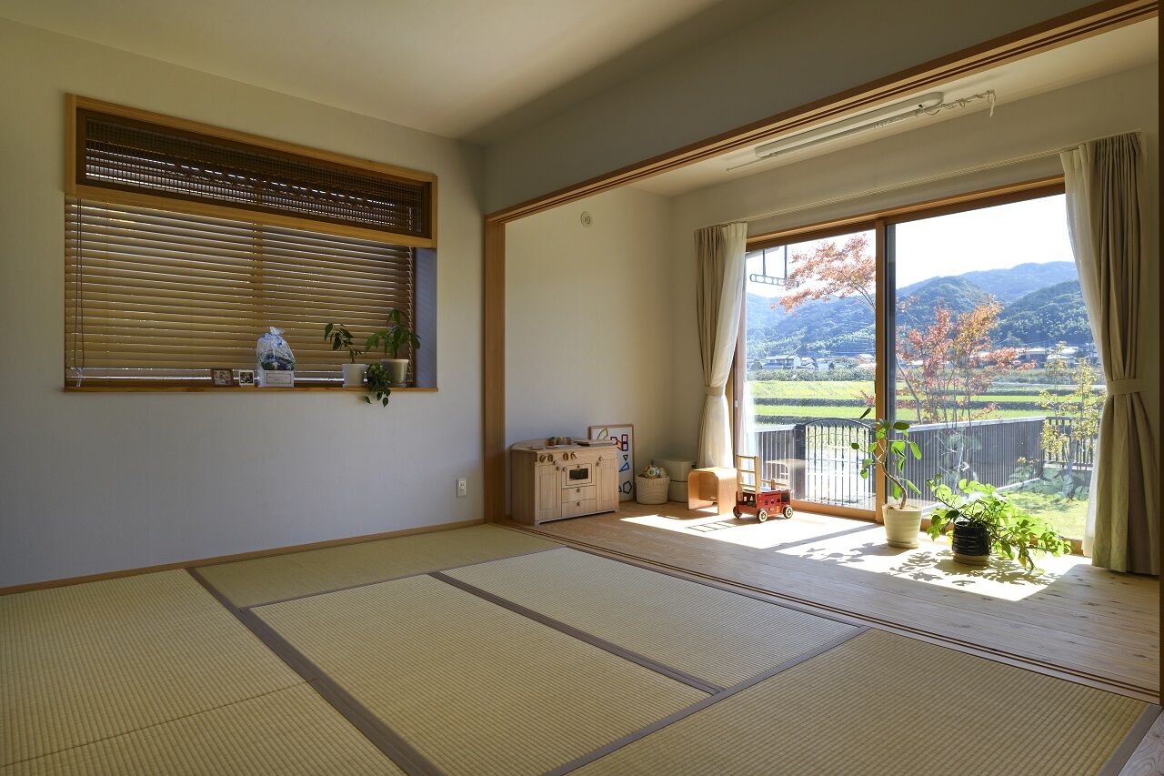 赤ちゃん基準の家　住工房プラスアルファ 自然と眺望に包まれる、想い出の木が息づく家の建築実例画像3