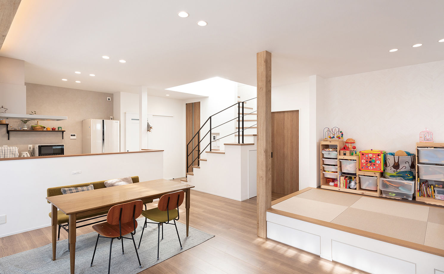 タケイハウジング 【奈良/2000万円台/間取り有】ゆとりのリビングで子育て。上品ナチュラルな木の家の建築実例画像4