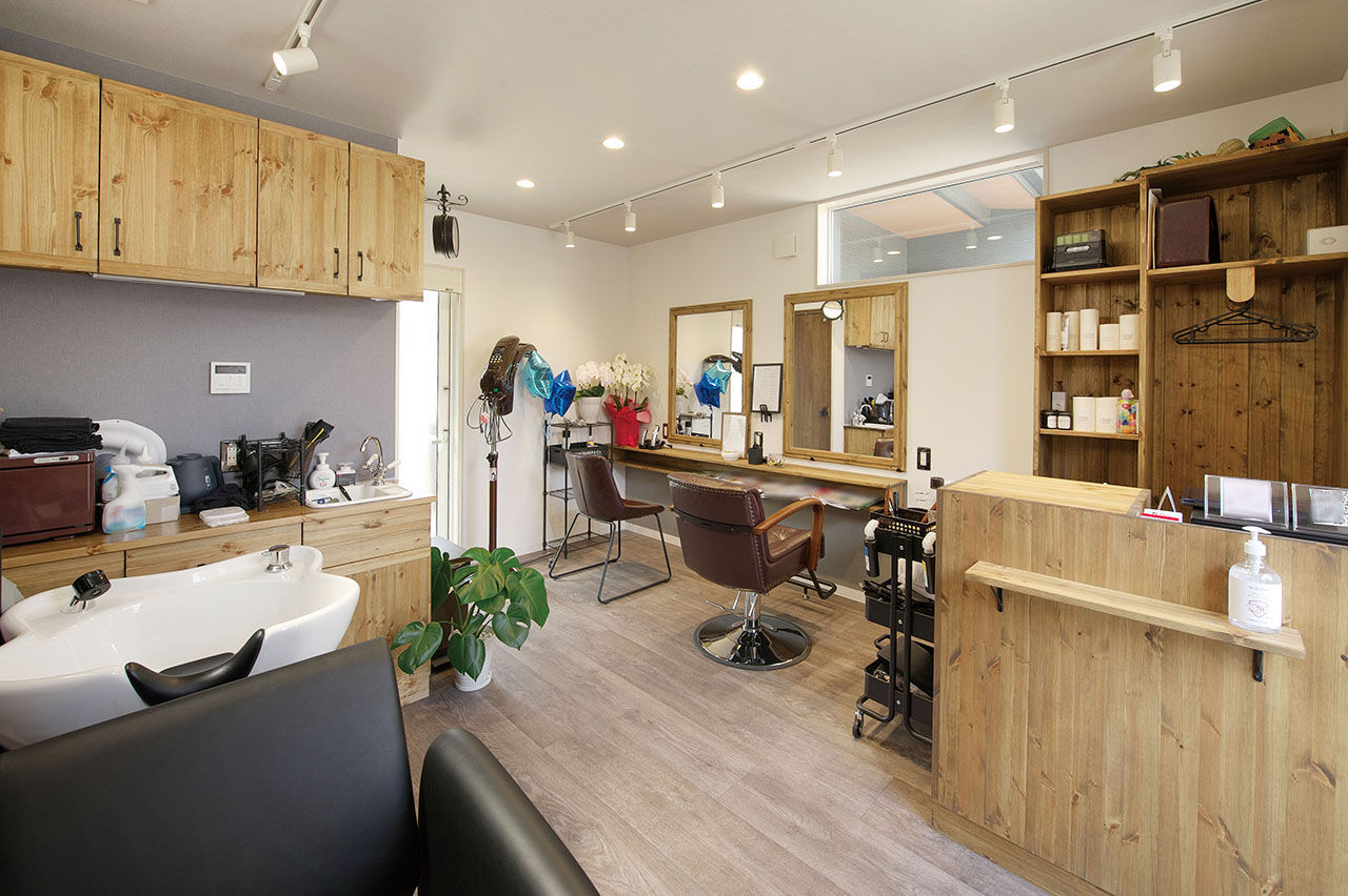 タケイハウジング 【大阪/2000万円台/間取り有】ナチュラルカントリーなキッチンと鉄骨階段が似合う吹抜けの家の建築実例画像7