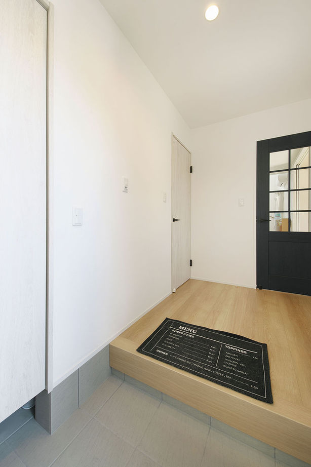 タケイハウジング 【大阪/2000万円台/間取り有】ナチュラルカントリーなキッチンと鉄骨階段が似合う吹抜けの家の建築実例画像8