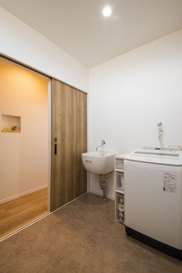 ワコーハウジング 【2000～2499万円・平屋・34坪】リビングを中心にそれぞれの部屋がつながる、平屋プラスαの1.5階建ての家の建築実例画像7