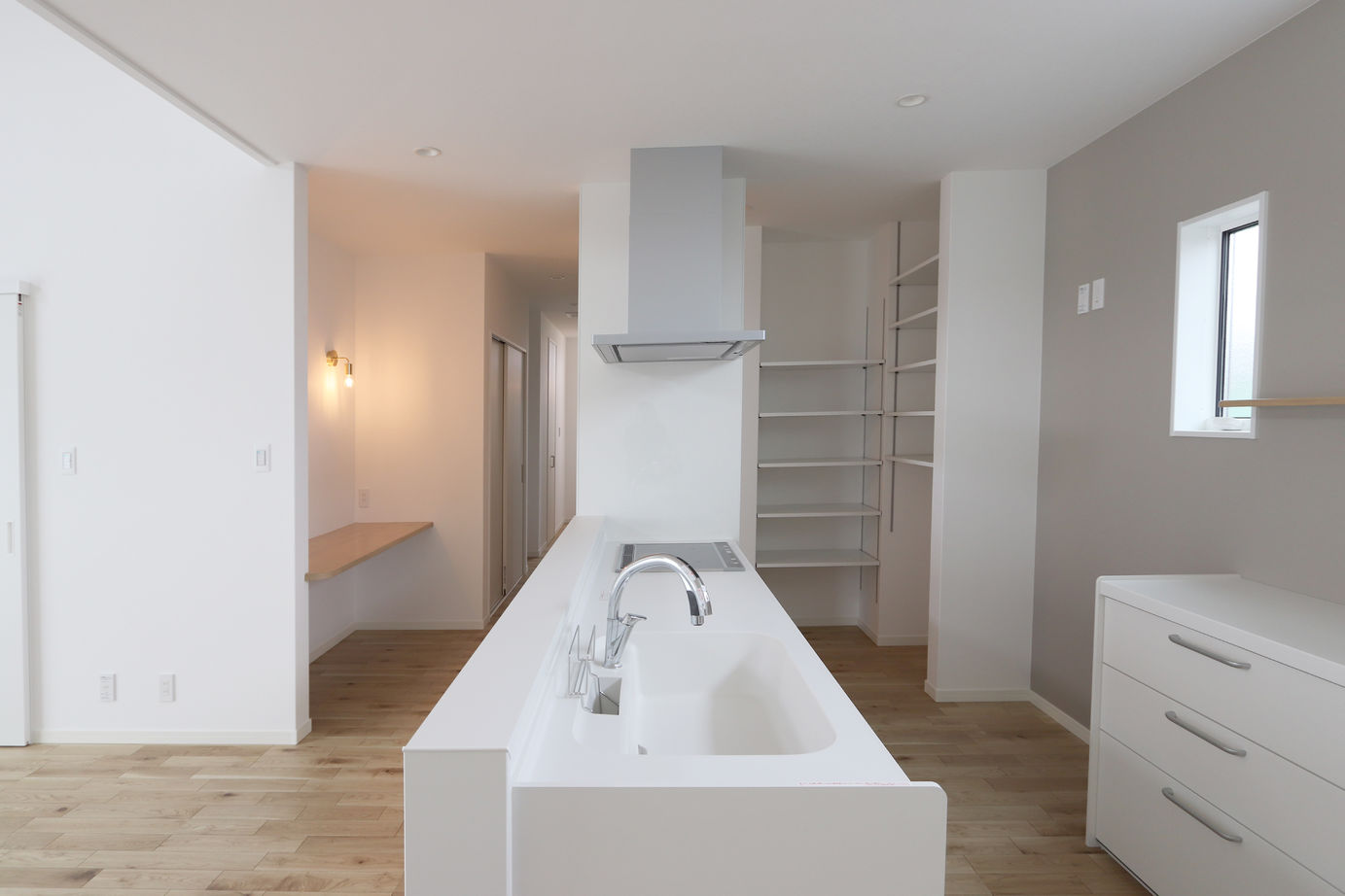 ワコーハウジング 30代夫婦の願いを叶えた！！家の中心にファミクロがある平屋の建築実例画像2