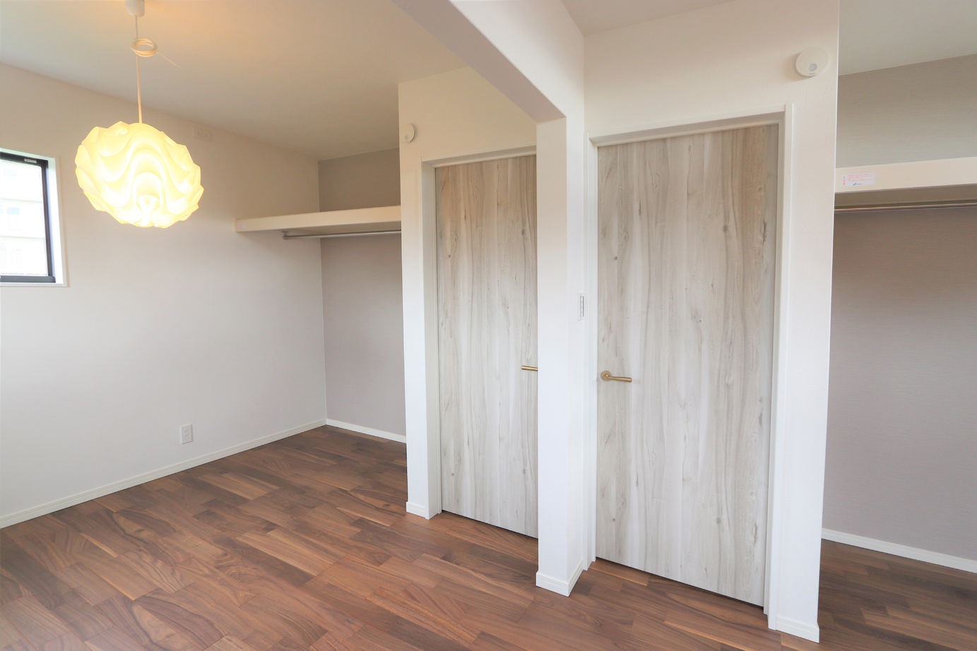 ワコーハウジング 開放感のあるLDKに複数の「居場所」をつくった1.5階の平屋。同じ空間で家族がそれぞれの時間を楽しめるの建築実例画像9