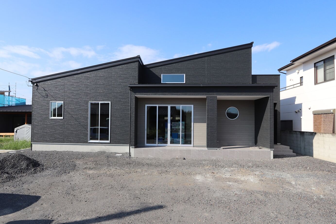 ワコーハウジング 【2000～2499万円・39.2坪】お家でアスレチック！遊び心あふれる土間リビングのある平屋の建築実例画像2