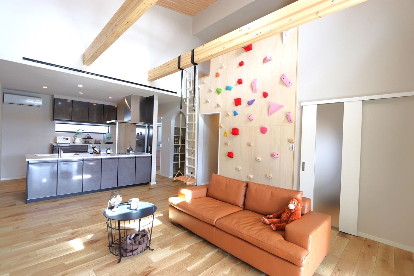 ワコーハウジング 【2000～2499万円・39.2坪】お家でアスレチック！遊び心あふれる土間リビングのある平屋の建築実例画像4