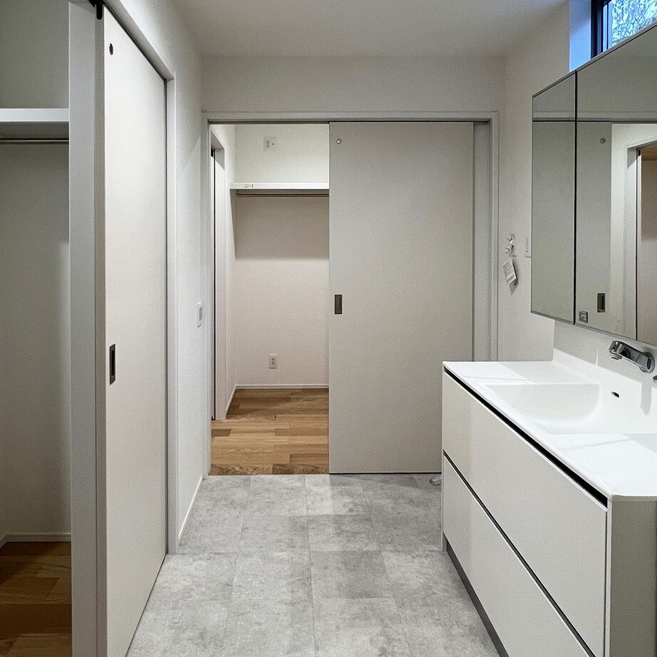 ニーズホーム 広々としたLDKと大きな窓で開放感のある こだわりの平屋住宅の建築実例画像9