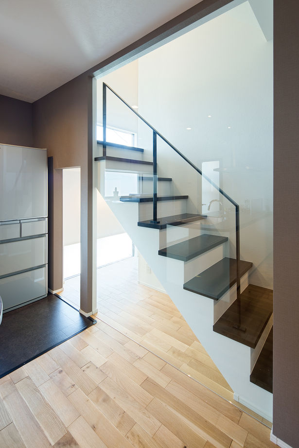 サートンホーム（横浜・相模原・八王子） 【2345万円/約30坪/ビルトインガレージ/間取り有】限られた敷地でも広々快適な屋上がある住まいの建築実例画像8