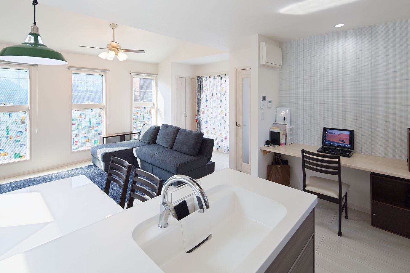 サートンホーム（横浜・相模原・八王子） 【1414万円/間取り有】広いバルコニーでお子様がのびのび遊ぶ。家族が自然と集まる団らんリビングの建築実例画像6