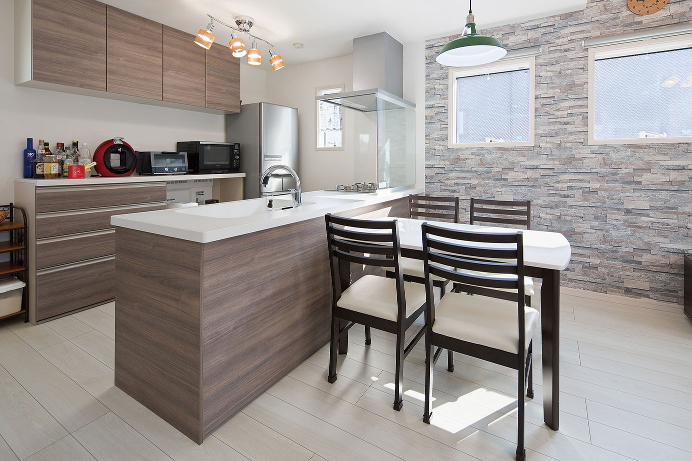 サートンホーム（横浜・相模原・八王子） 【1414万円/間取り有】広いバルコニーでお子様がのびのび遊ぶ。家族が自然と集まる団らんリビングの建築実例画像7