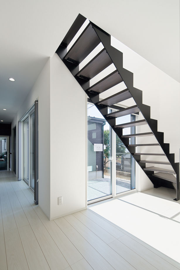 サートンホーム（横浜・相模原・八王子） 【2163万円/間取り有】こだわりのガレージハウスで、2台の愛車やバイクと思い切り遊ぶ住まいの建築実例画像12