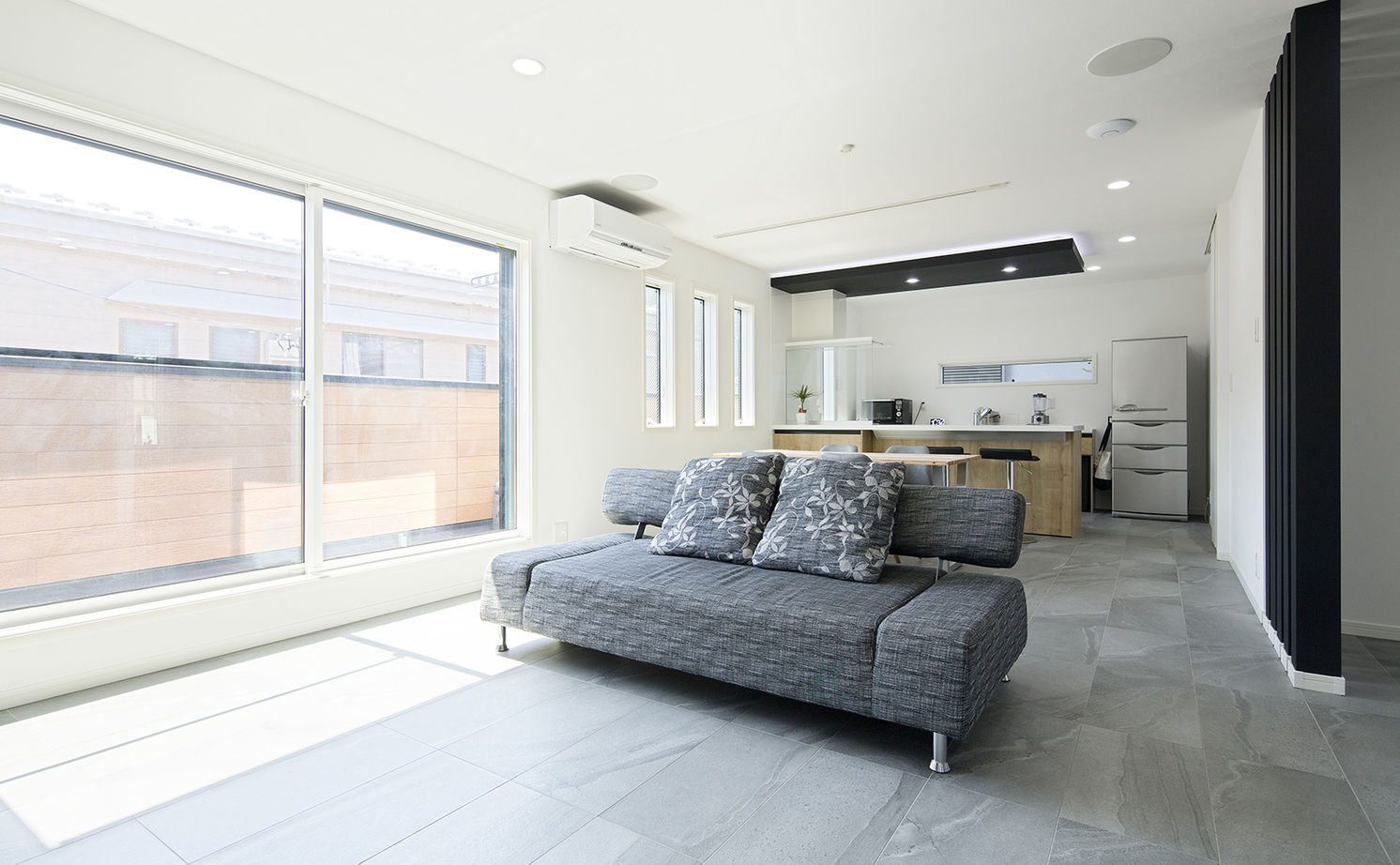 サートンホーム（横浜・相模原・八王子） 【1500万円台/間取り有/約30坪】ジェットバスのある屋上でホームパーティ！夢を叶えたIT活用スマートホームの建築実例画像5