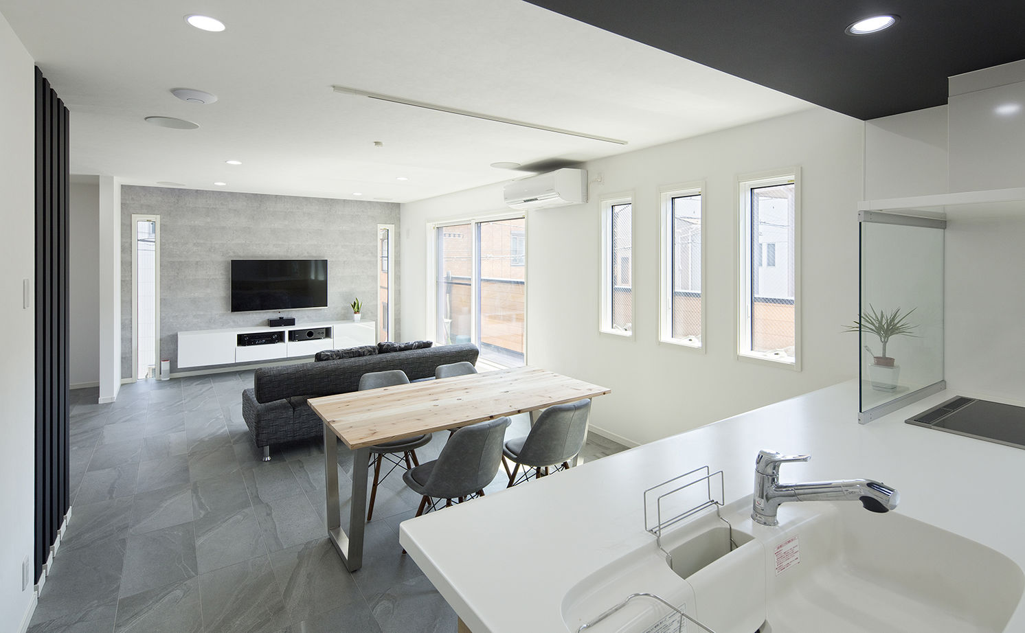 サートンホーム（横浜・相模原・八王子） 【1500万円台/間取り有/約30坪】ジェットバスのある屋上でホームパーティ！夢を叶えたIT活用スマートホームの建築実例画像7