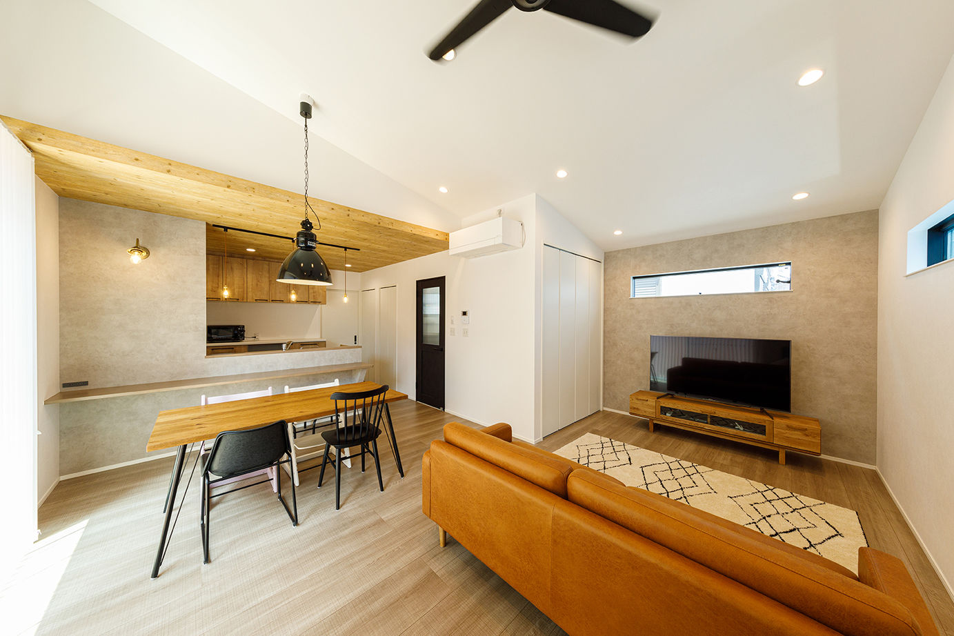 サートンホーム（横浜・相模原・八王子） 【1370万円／間取り有/約30坪】バルコニーと一体の2階リビングで、自分たちだけの光と風、空を楽しむの建築実例画像4