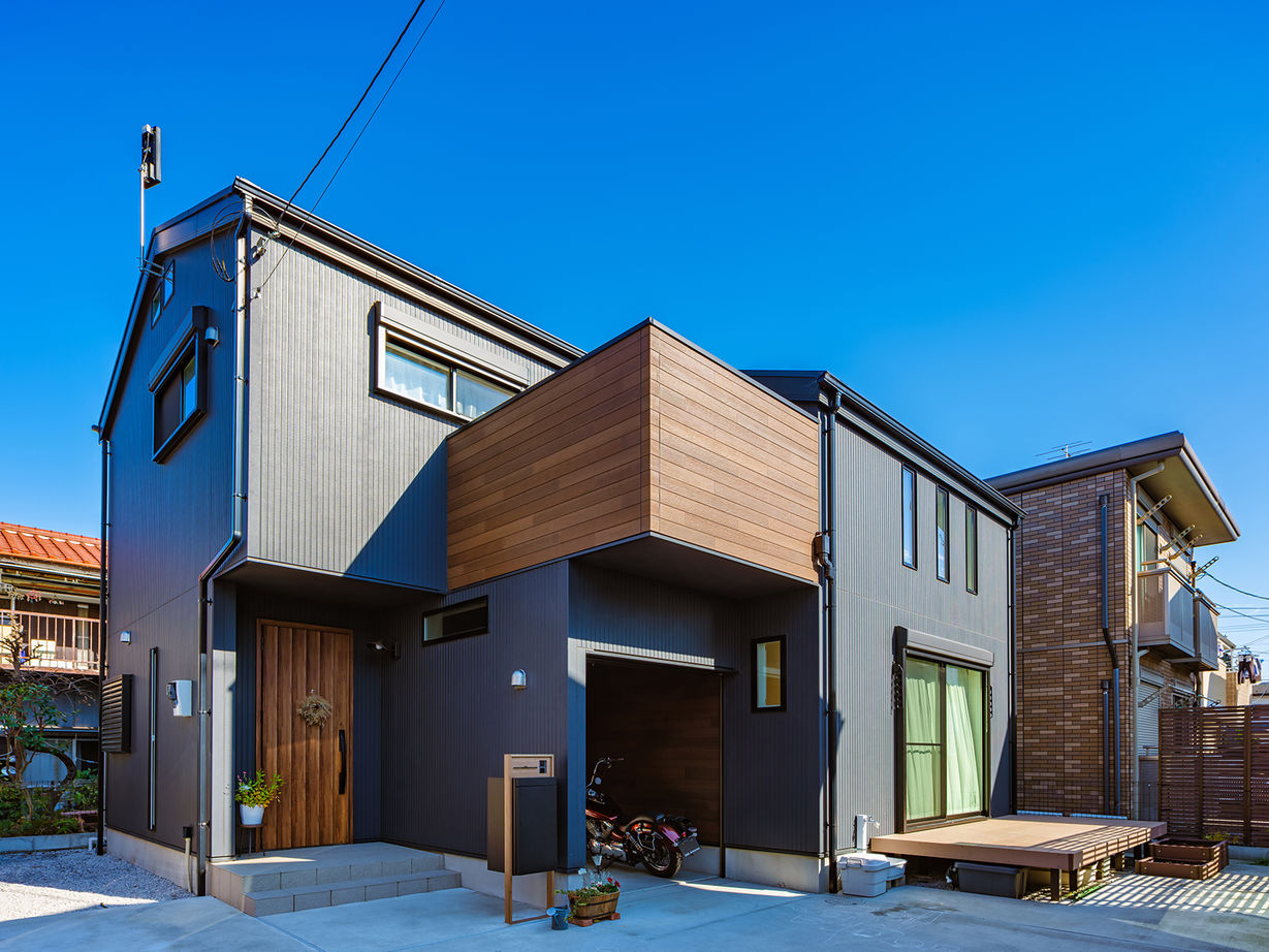 サートンホーム（横浜・相模原・八王子） 【2000万～2499万円台／インナーガレージ／ウッドデッキ】四方を囲まれた旗竿地に、明るく開放的な住まいをの建築実例画像4