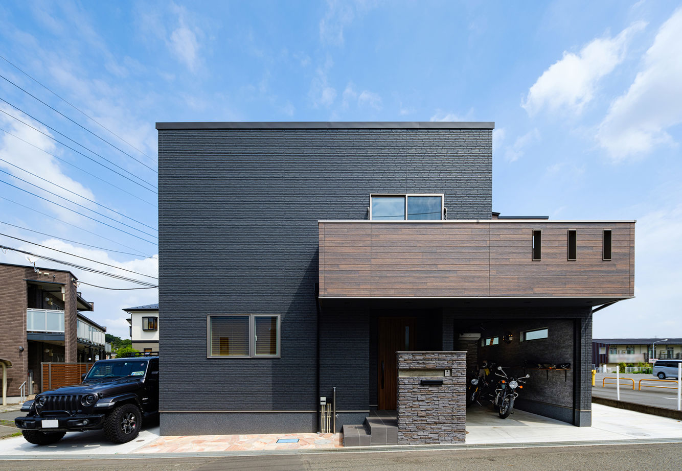 サートンホーム（横浜・相模原・八王子） 【2000万円台／ビルトインガレージ／2階リビング／間取図有】バイクが好き、ペットが好き、この家が大好き!の建築実例画像2