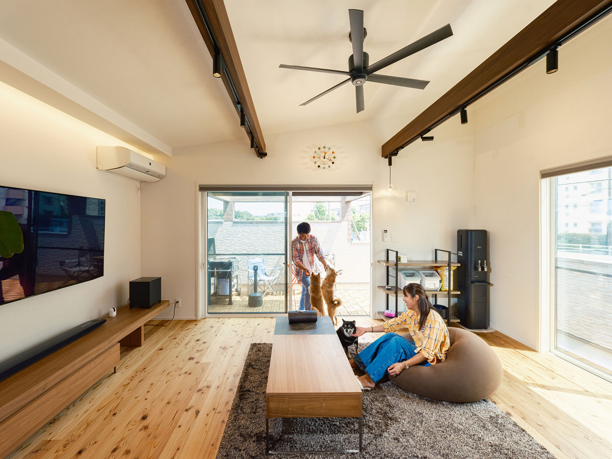 サートンホーム（横浜・相模原・八王子） 【2000万円台／ビルトインガレージ／2階リビング／間取図有】バイクが好き、ペットが好き、この家が大好き!の建築実例画像13