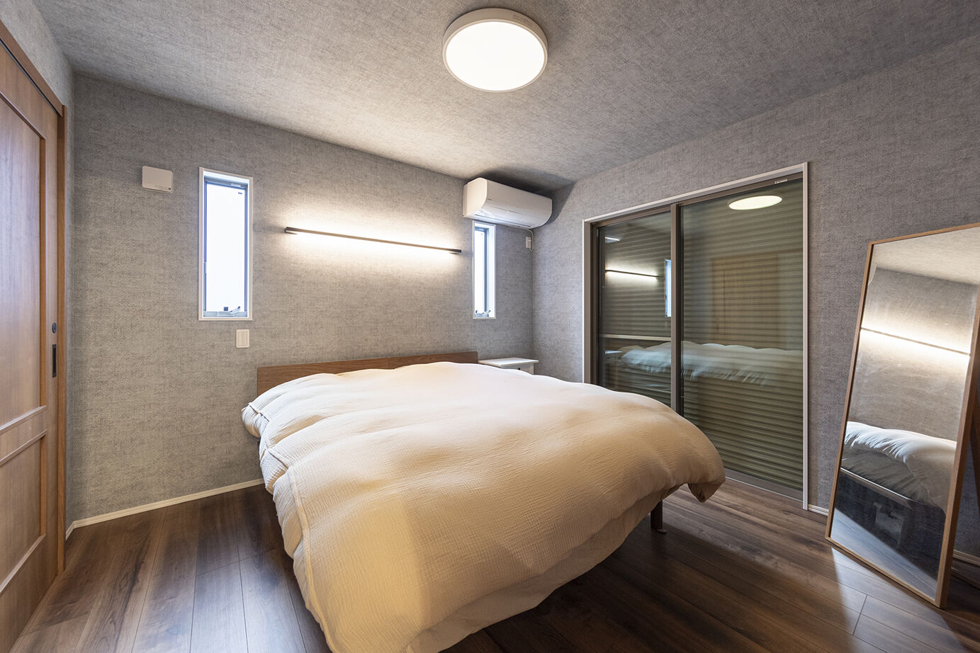 サートンホーム（横浜・相模原・八王子） 【2階リビング／家事動線／収納充実】「光がたっぷり！」。勾配天井のリビングの開放感が心地よい住まいの建築実例画像12