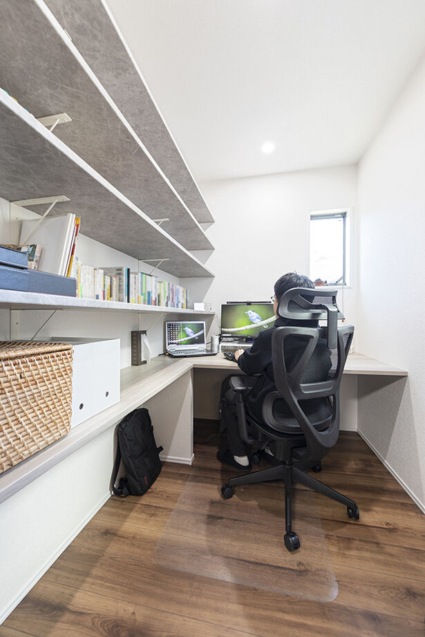 サートンホーム（横浜・相模原・八王子） 【2階リビング／家事動線／収納充実】「光がたっぷり！」。勾配天井のリビングの開放感が心地よい住まいの建築実例画像14