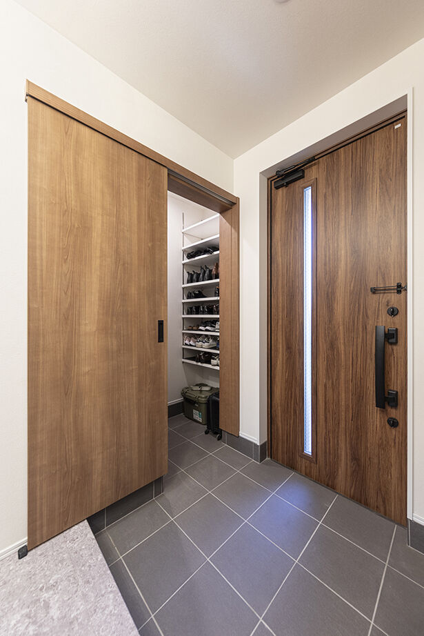 サートンホーム（横浜・相模原・八王子） 【2階リビング／家事動線／収納充実】「光がたっぷり！」。勾配天井のリビングの開放感が心地よい住まいの建築実例画像19