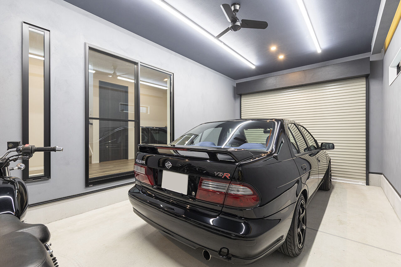 サートンホーム（横浜・相模原・八王子） 【2000万円台／ビルトインガレージ／２階リビング／間取図】黒を基調にした住まいでガレージライフを楽しむの建築実例画像3