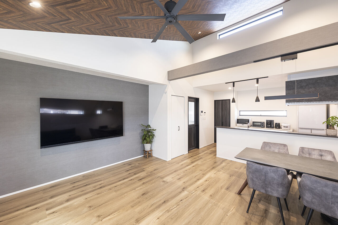 サートンホーム（横浜・相模原・八王子） 【2000万円台／ビルトインガレージ／２階リビング／間取図】黒を基調にした住まいでガレージライフを楽しむの建築実例画像7