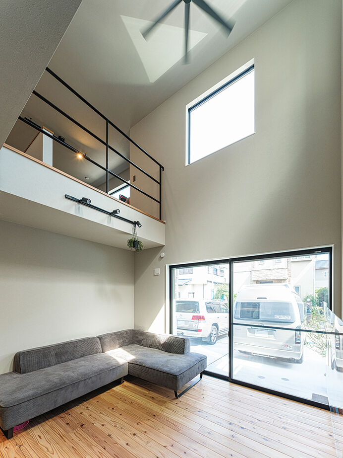 サートンホーム（横浜・相模原・八王子） 【2400万円台／吹抜／収納充実／間取図】旗竿地に建てた、今も未来も自分たちの暮らしにフィットする住まいの建築実例画像2