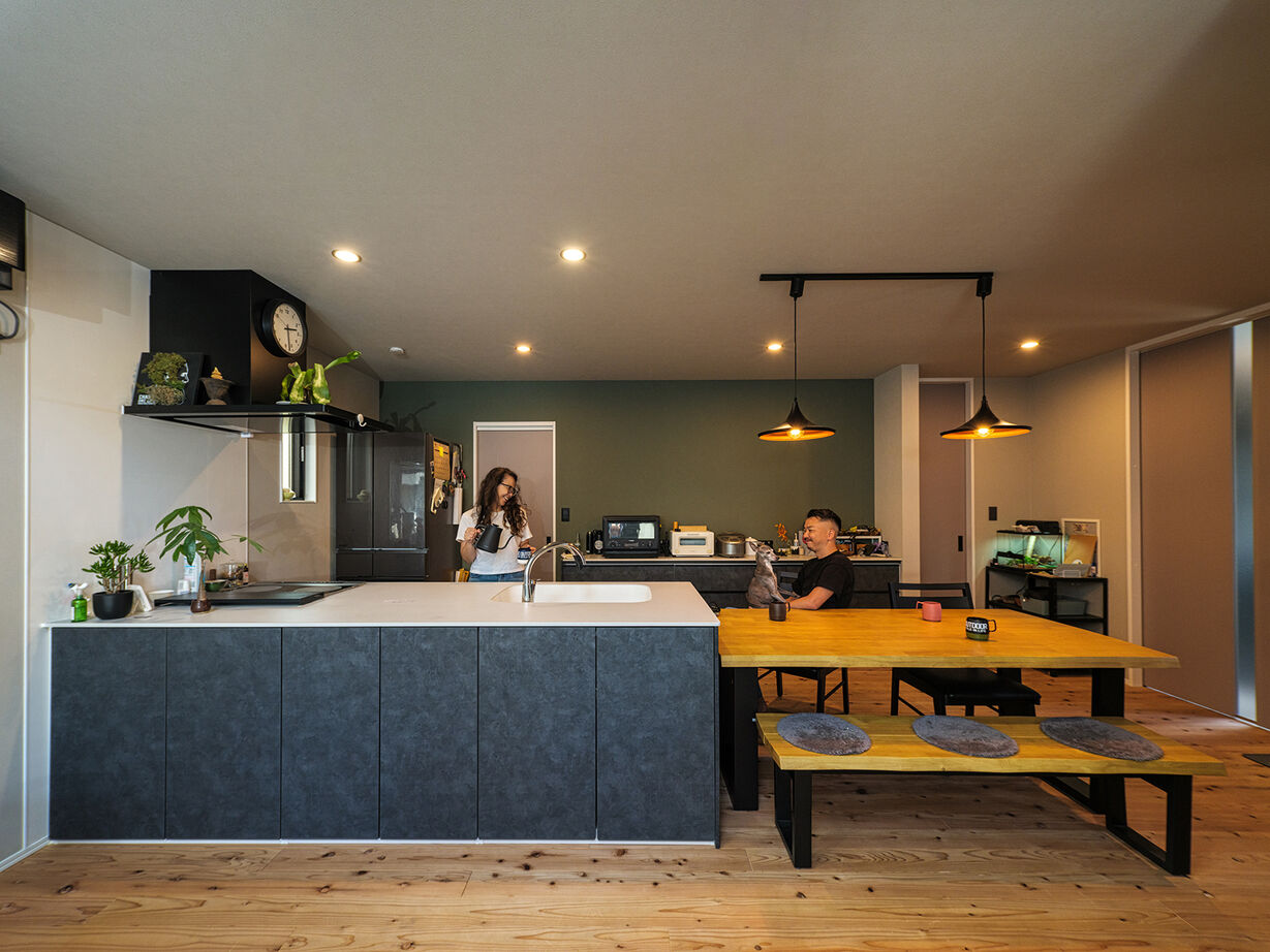 サートンホーム（横浜・相模原・八王子） 【2400万円台／吹抜／収納充実／間取図】旗竿地に建てた、今も未来も自分たちの暮らしにフィットする住まいの建築実例画像4