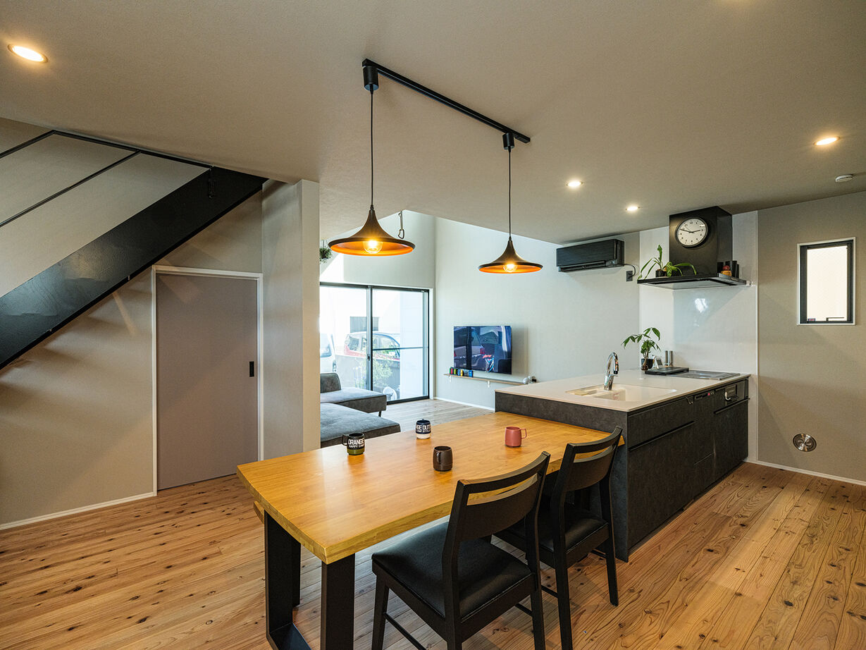 サートンホーム（横浜・相模原・八王子） 【2400万円台／吹抜／収納充実／間取図】旗竿地に建てた、今も未来も自分たちの暮らしにフィットする住まいの建築実例画像6