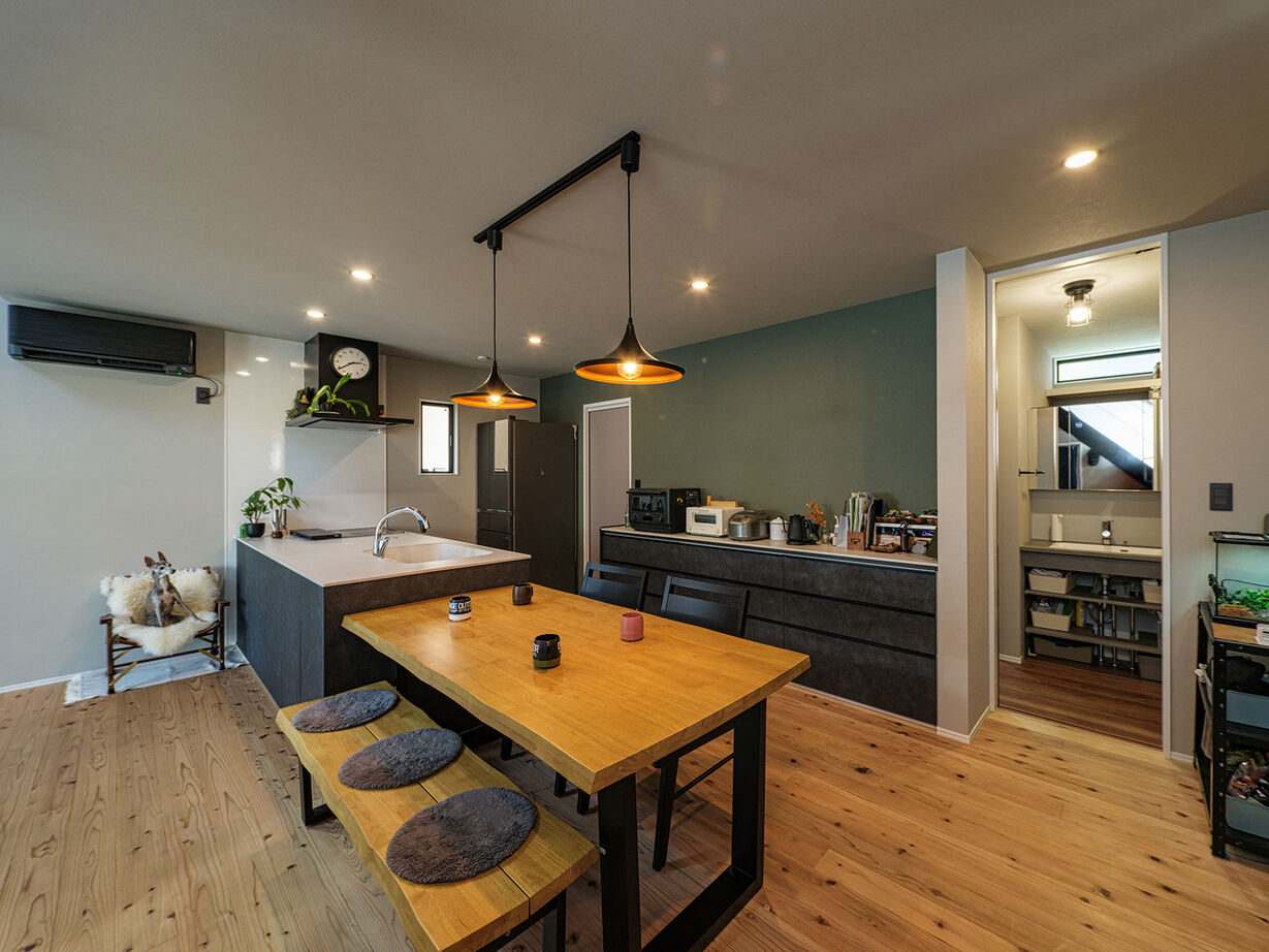 サートンホーム（横浜・相模原・八王子） 【2400万円台／吹抜／収納充実／間取図】旗竿地に建てた、今も未来も自分たちの暮らしにフィットする住まいの建築実例画像7