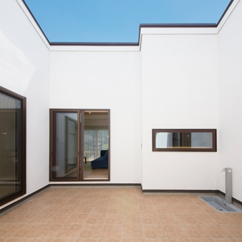 フェスティナ・レンテ 【平屋/30坪台/4LDK/間取り図】どの部屋も明るく、風が通り抜ける「中庭テラスのあるおしゃれな平屋の家」の建築実例画像6