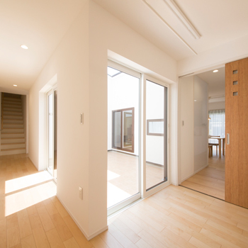 フェスティナ・レンテ 【平屋/30坪台/4LDK/間取り図】どの部屋も明るく、風が通り抜ける「中庭テラスのあるおしゃれな平屋の家」の建築実例画像8