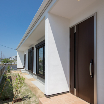 フェスティナ・レンテ 【平屋/30坪台/4LDK/間取り図】どの部屋も明るく、風が通り抜ける「中庭テラスのあるおしゃれな平屋の家」の建築実例画像10