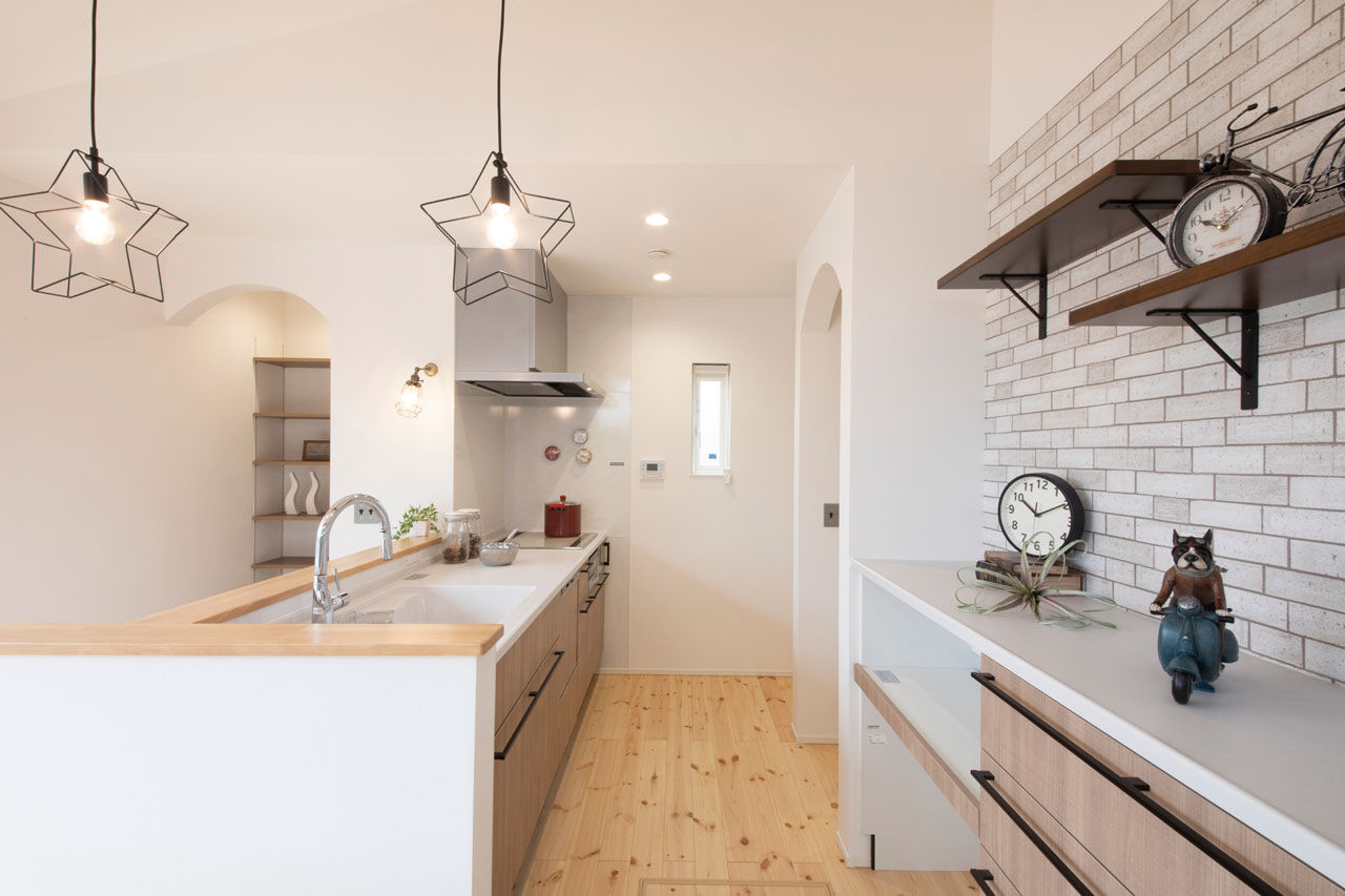 フェスティナ・レンテ 【カリフォルニアスタイル/平屋/30坪台】「イメージ通りの外観！星モチーフの玄関や塀までこだわり満喫」の建築実例画像7