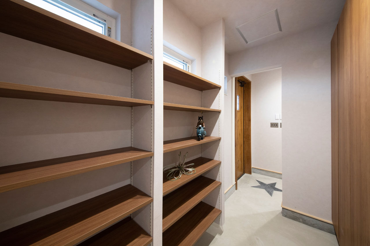 フェスティナ・レンテ 【カリフォルニアスタイル/平屋/30坪台】「イメージ通りの外観！星モチーフの玄関や塀までこだわり満喫」の建築実例画像10