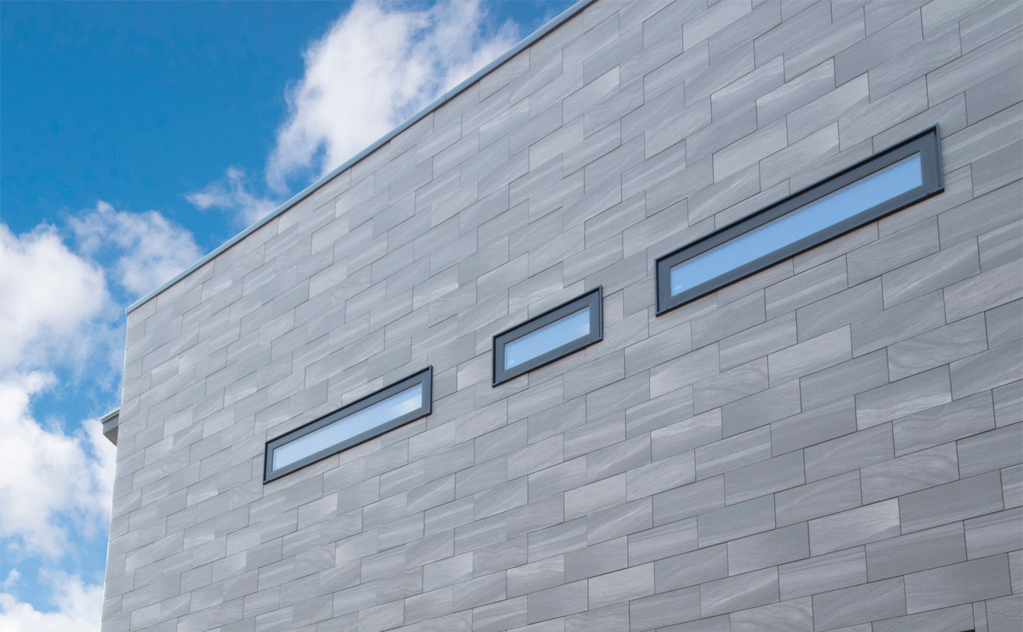 フェスティナ・レンテ 【ビルトインガレージ/3LDK/敷地50坪台/間取り図】グレーとウォルナットの大人空間。工夫した家事ラク動線の建築実例画像2