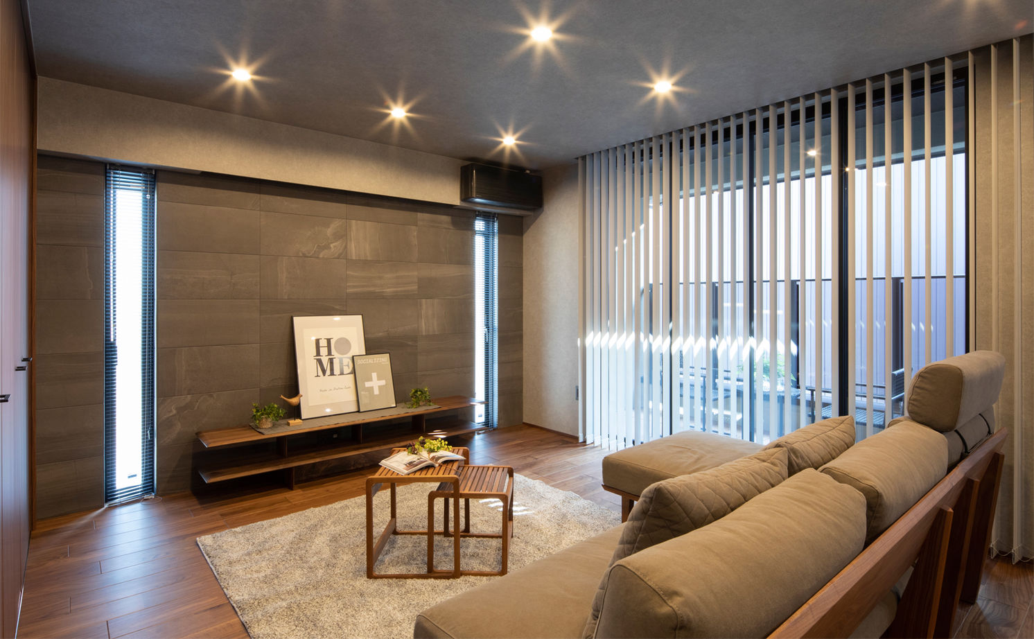 フェスティナ・レンテ 【ビルトインガレージ/3LDK/敷地50坪台/間取り図】グレーとウォルナットの大人空間。工夫した家事ラク動線の建築実例画像7