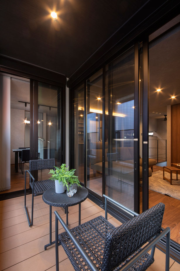 フェスティナ・レンテ 【ビルトインガレージ/3LDK/敷地50坪台/間取り図】グレーとウォルナットの大人空間。工夫した家事ラク動線の建築実例画像8