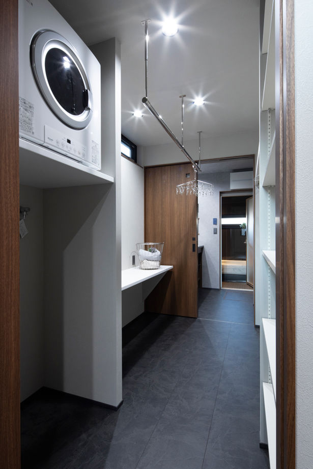 フェスティナ・レンテ 【ビルトインガレージ/3LDK/敷地50坪台/間取り図】グレーとウォルナットの大人空間。工夫した家事ラク動線の建築実例画像12