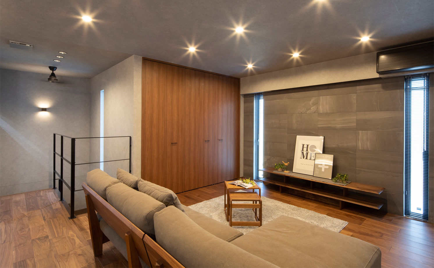 フェスティナ・レンテ 【ビルトインガレージ/3LDK/敷地50坪台/間取り図】グレーとウォルナットの大人空間。工夫した家事ラク動線の建築実例画像15