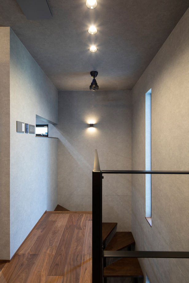 フェスティナ・レンテ 【ビルトインガレージ/3LDK/敷地50坪台/間取り図】グレーとウォルナットの大人空間。工夫した家事ラク動線の建築実例画像17