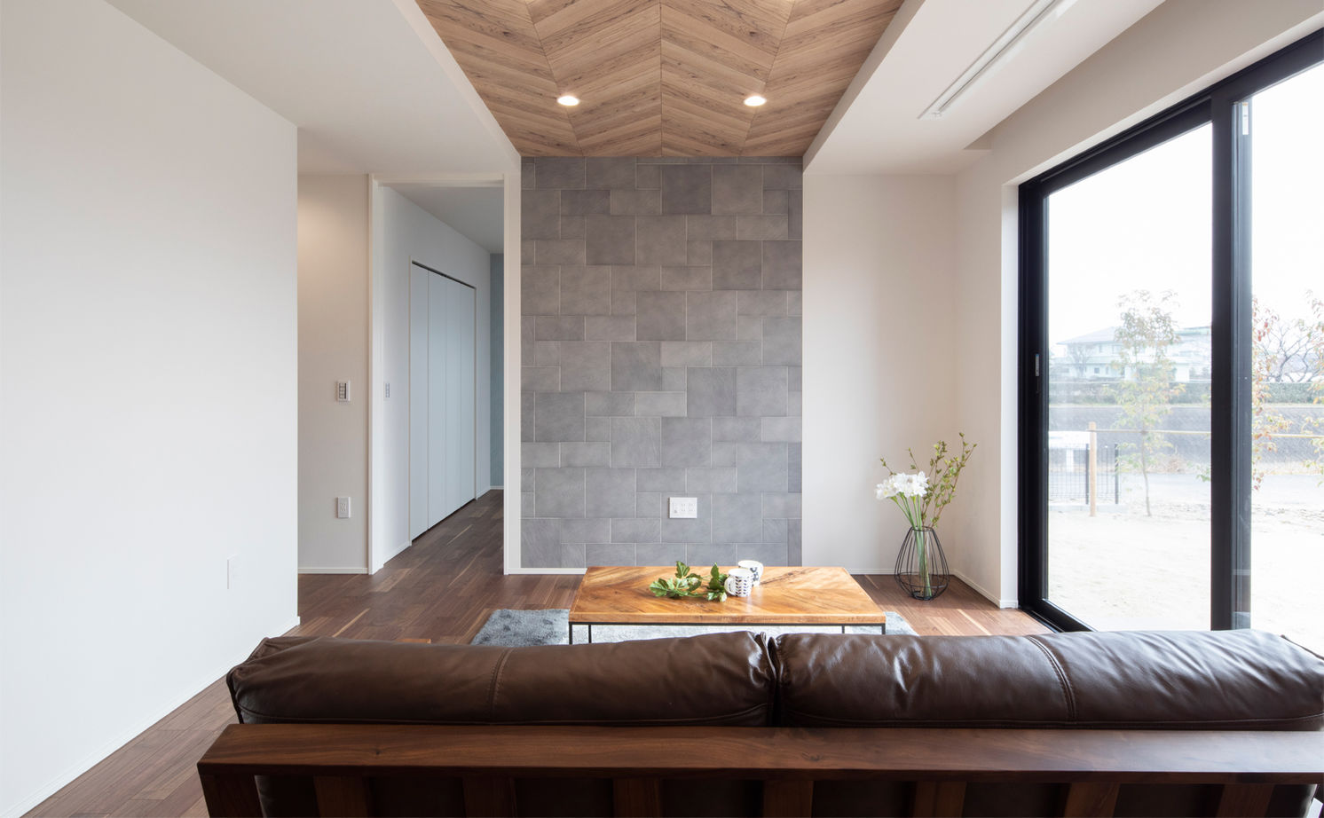 フェスティナ・レンテ 【2000万円台/半平屋/30坪台】大屋根の平屋にみえて実は2階建て。平屋のように暮らせる家事ラク間取りの家の建築実例画像4