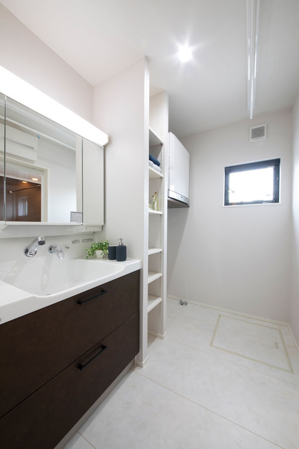 フェスティナ・レンテ 【2000万円台/半平屋/30坪台】大屋根の平屋にみえて実は2階建て。平屋のように暮らせる家事ラク間取りの家の建築実例画像12