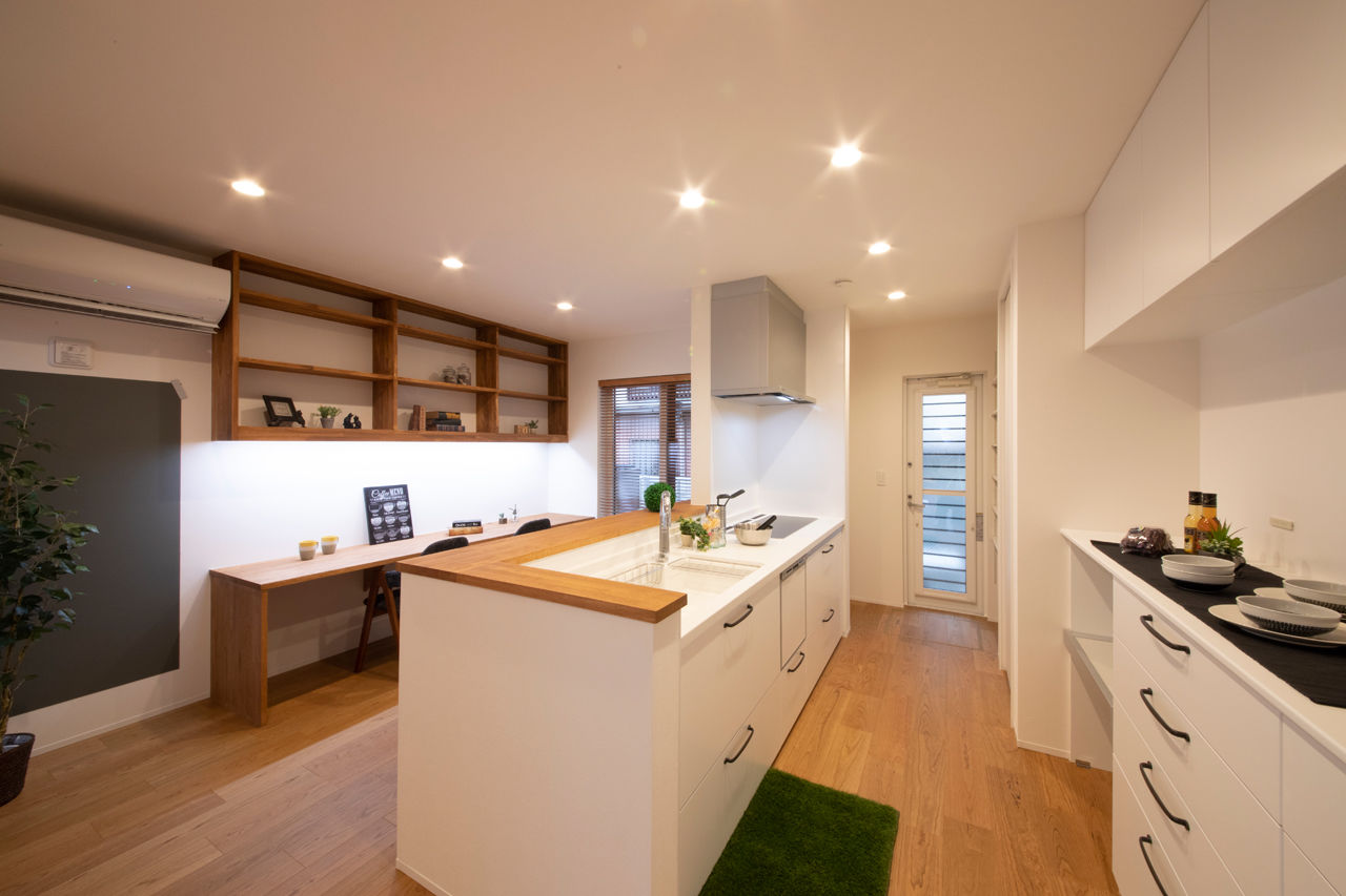 フェスティナ・レンテ 【2000万円台/4LDK/間取り図】中庭＆吹き抜けのある家。シンプルな動線と暮らし方に合わせて造りこんだ家の建築実例画像6